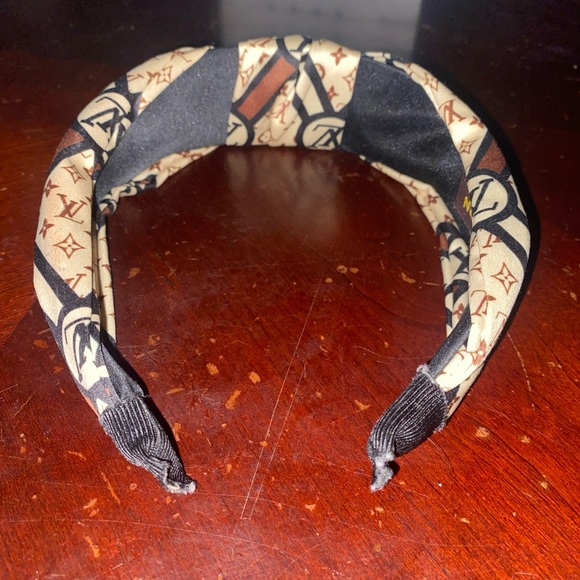 Chic Louis Vuitton woman’s headband - Picture 6 of 8